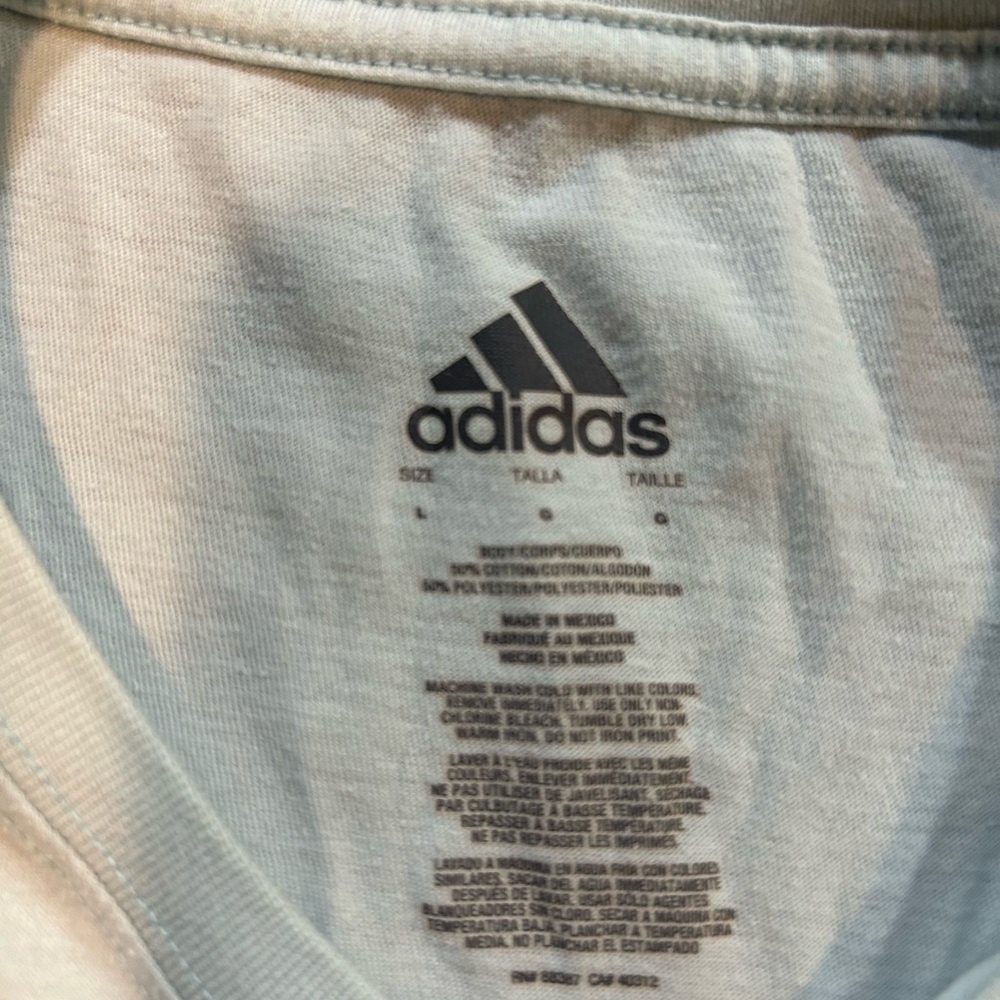 Women’s tee - Picture 3 of 4